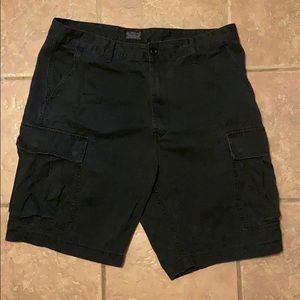 Levi’s size 36 Black Cargo Shorts